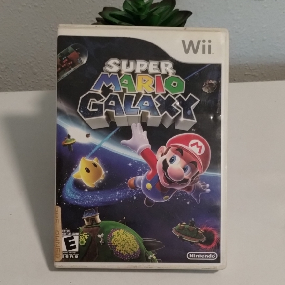 Nintendo Wii Super Mario Galaxy - Black and Multicolor - Picture 1 of 3